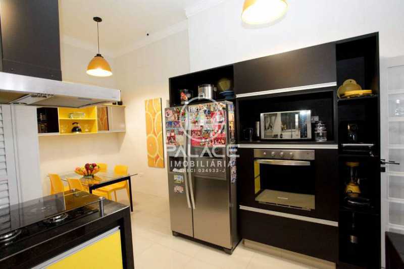 Casa alto padrão a venda no Condomínio Colinas de Piracicaba. Para pessoas de bom gosto. 6 suítes, 610m² de construção e 1.110m² de terreno - RS 