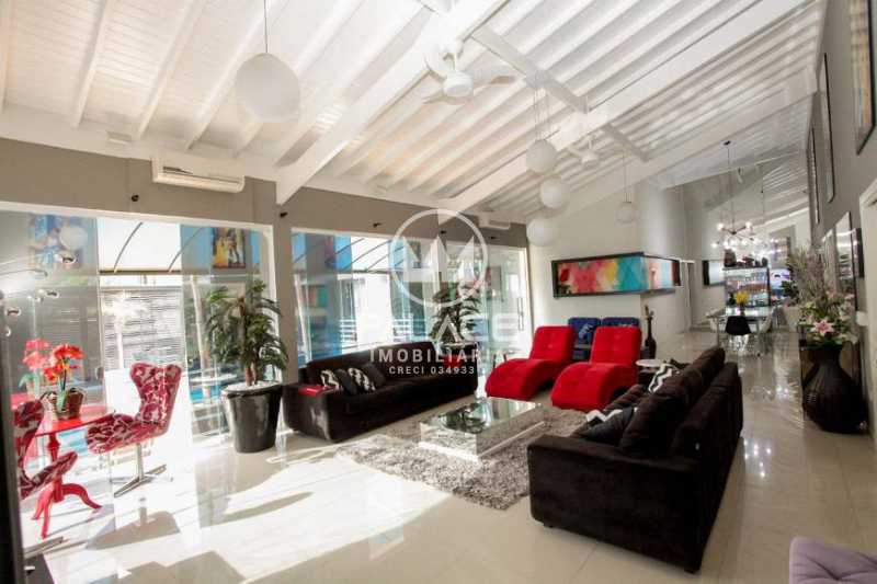 Casa alto padrão a venda no Condomínio Colinas de Piracicaba. Para pessoas de bom gosto. 6 suítes, 610m² de construção e 1.110m² de terreno - RS 