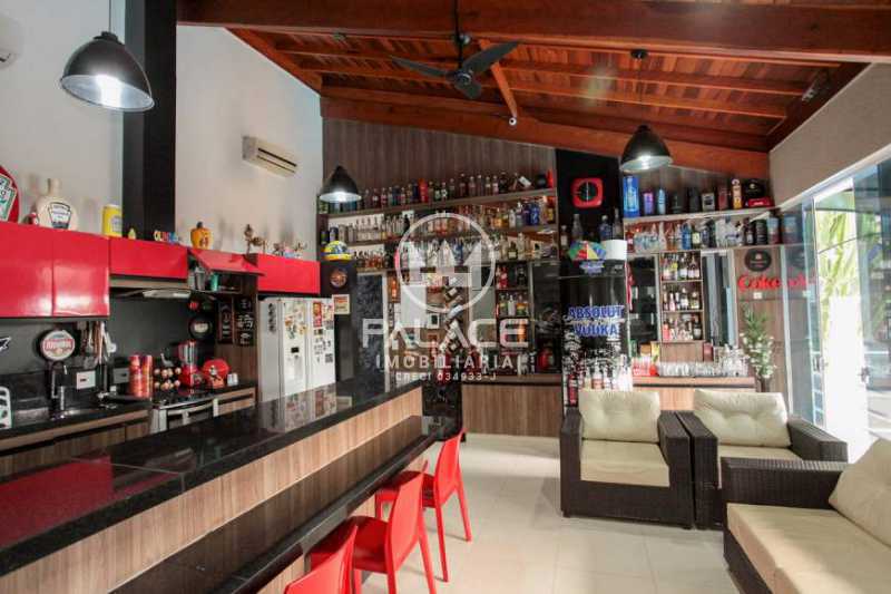 Casa alto padrão a venda no Condomínio Colinas de Piracicaba. Para pessoas de bom gosto. 6 suítes, 610m² de construção e 1.110m² de terreno - RS 