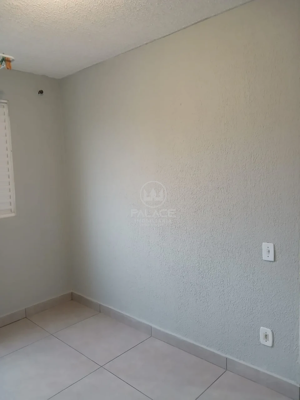 Apto á Venda no Condominio Ipê Amarelo  - Parque Orlanda 1