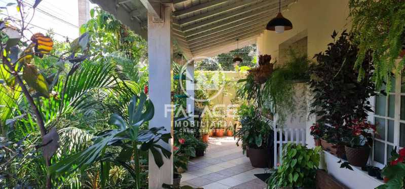 Imagens do imóveis Casa à venda em Estância Balneária Maria Helena Novaes, Peruíbe 4 quartos 360m²