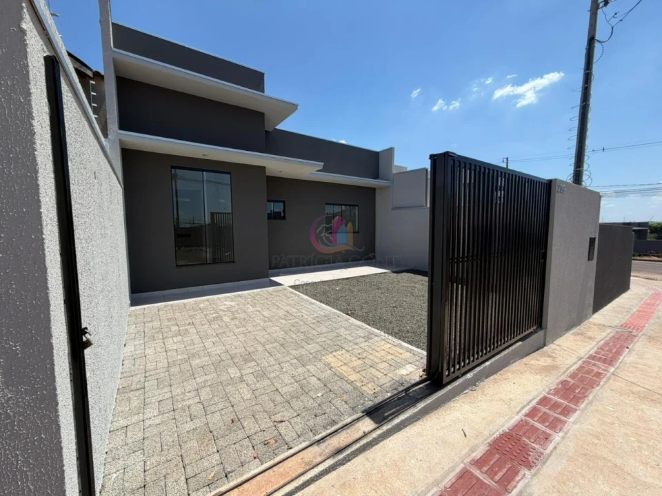 Casa geminada a venda no Jd. São Paulo II