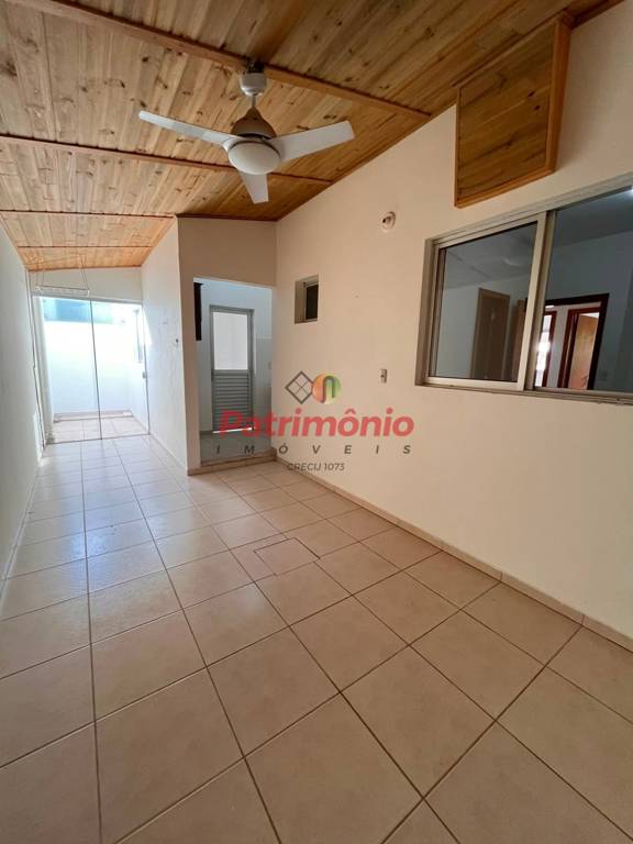 ALUGUEL CASA EM CONDOMÍNIO