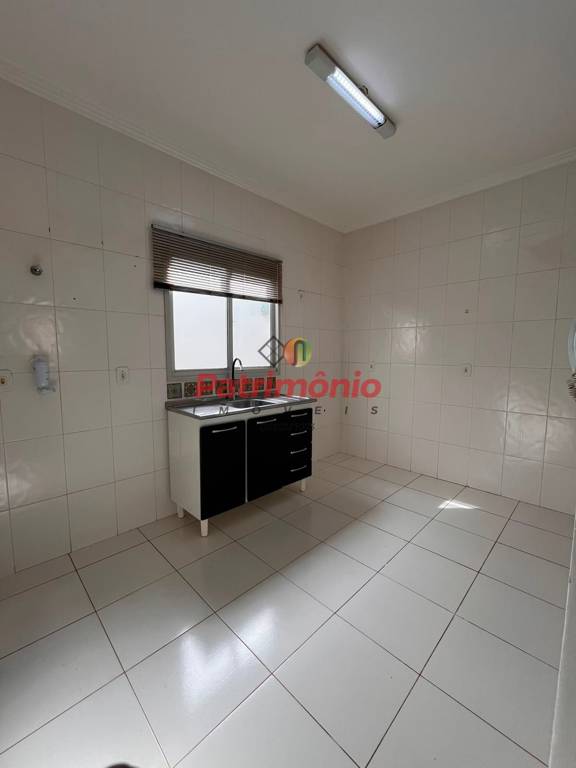 ALUGUEL CASA EM CONDOMÍNIO