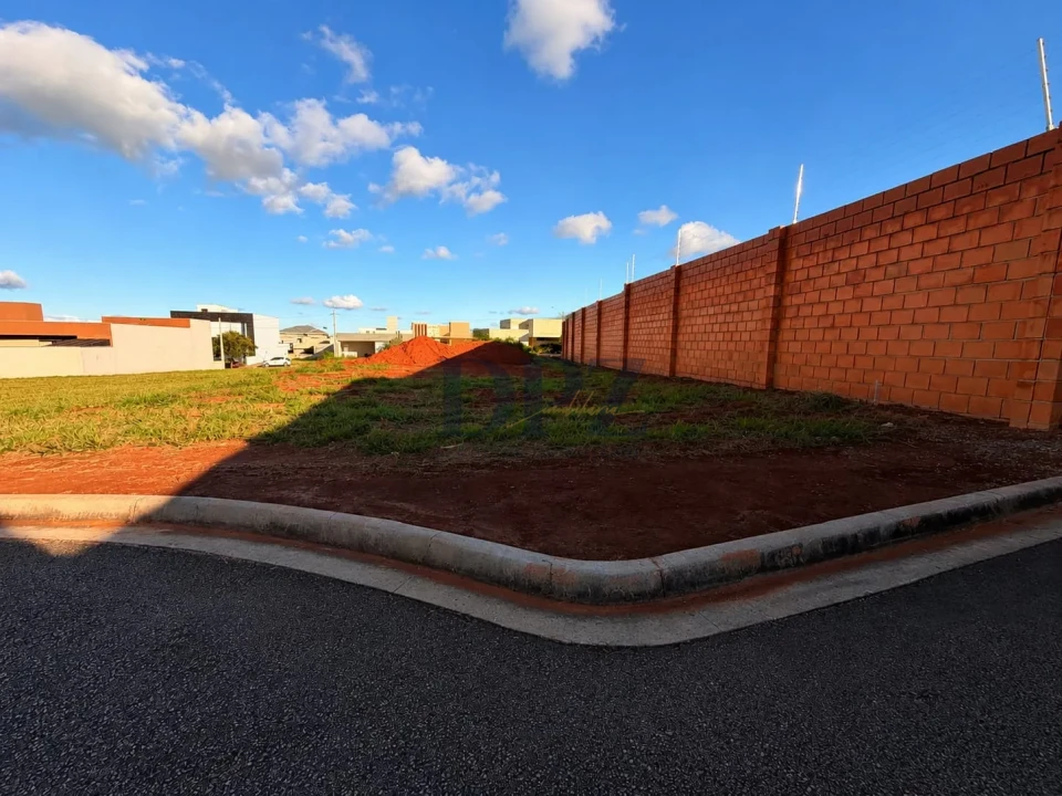 TERRENO EM CONDOMÍNIO A VENDA GOLDEN VILLE