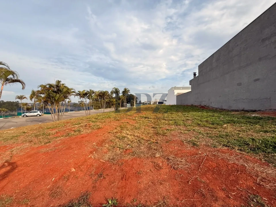 TERRENO CONDOMÍNIO GOLDEN VILLE