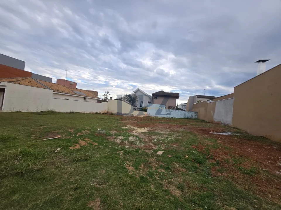 Terreno de 600 m² no Residencial Ouroville