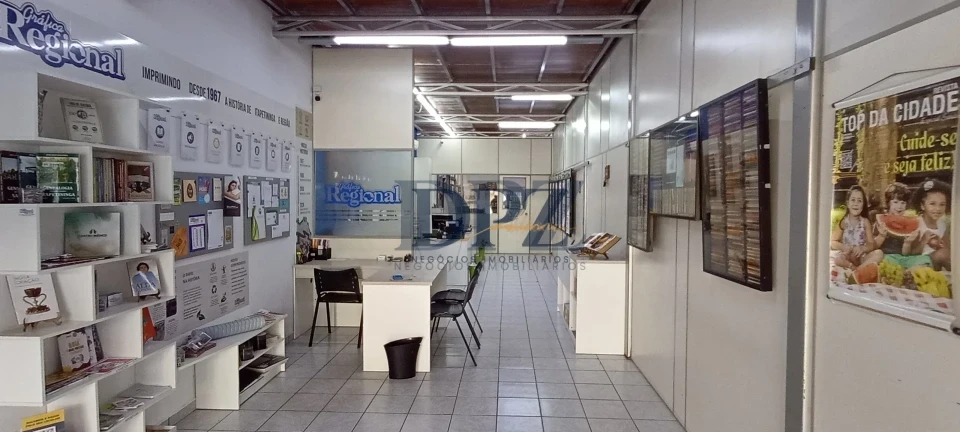 Amplo Salão de 400m² com Mezanino Estruturado