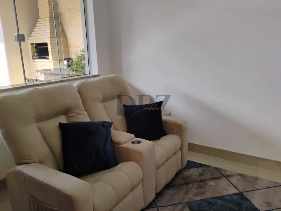 Sobrado de Alto Padrão | 299 m² Construídos | 3 Suítes | Área Gourmet