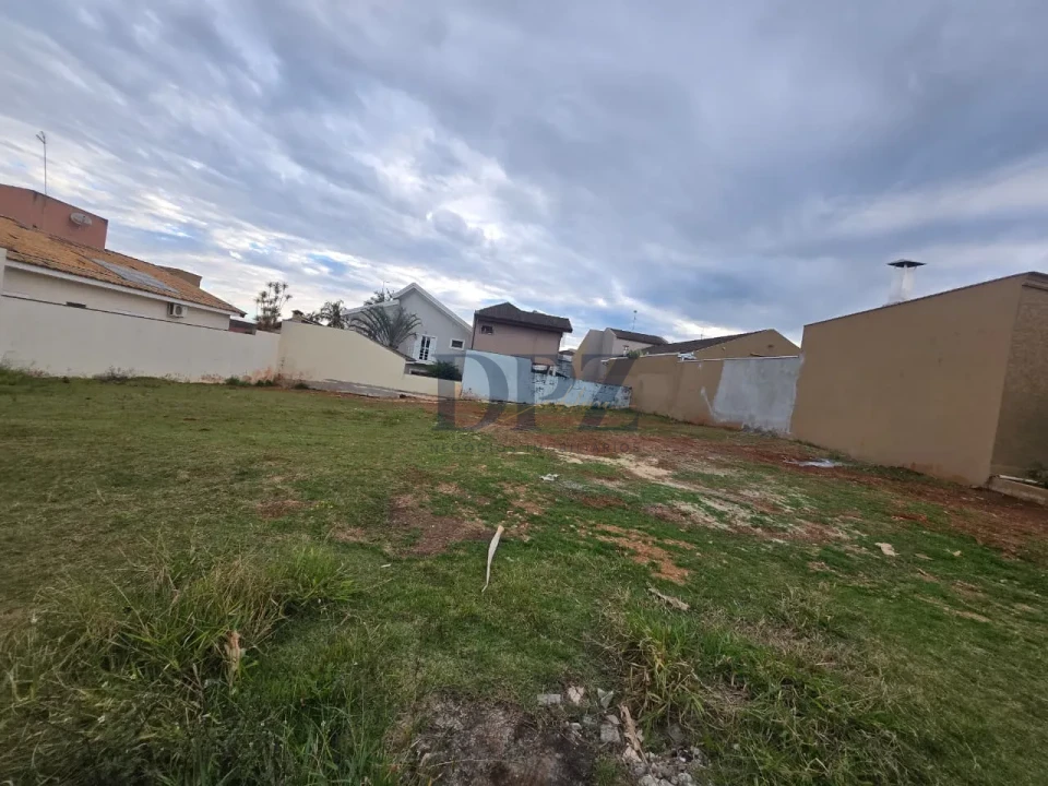 Terreno de 600 m² no Residencial Ouroville