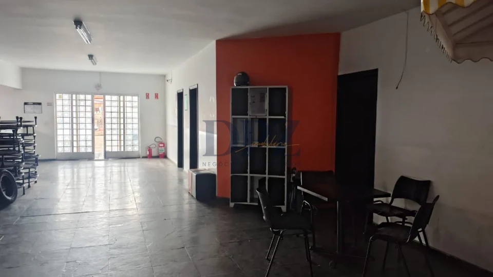 Casa comercial à venda na Vila Aurora