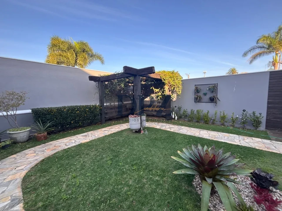 Imagens do imóveis Casa Em Condomínio À Venda Ouroville Itapetininga