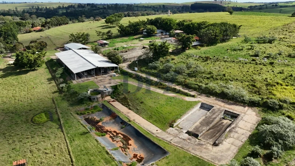 EXCELENTE FAZENDA LEITEIRA E PECUÁRIA A VENDA NA REGIÃO DE ITAPETININGA-SP
