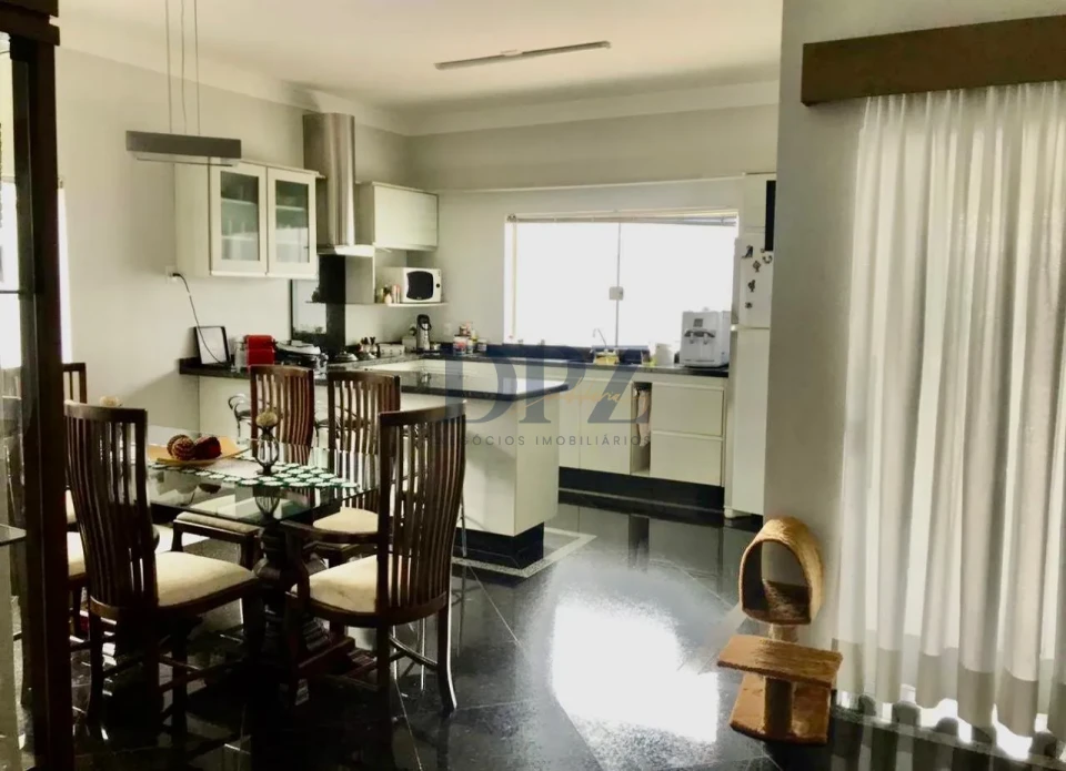 Casa em condomínio no OuroVille