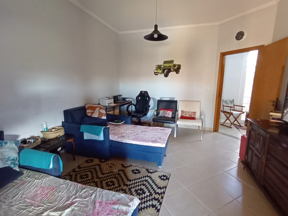 Casa estilo chácara com piscina, gourmet e 4 vagas