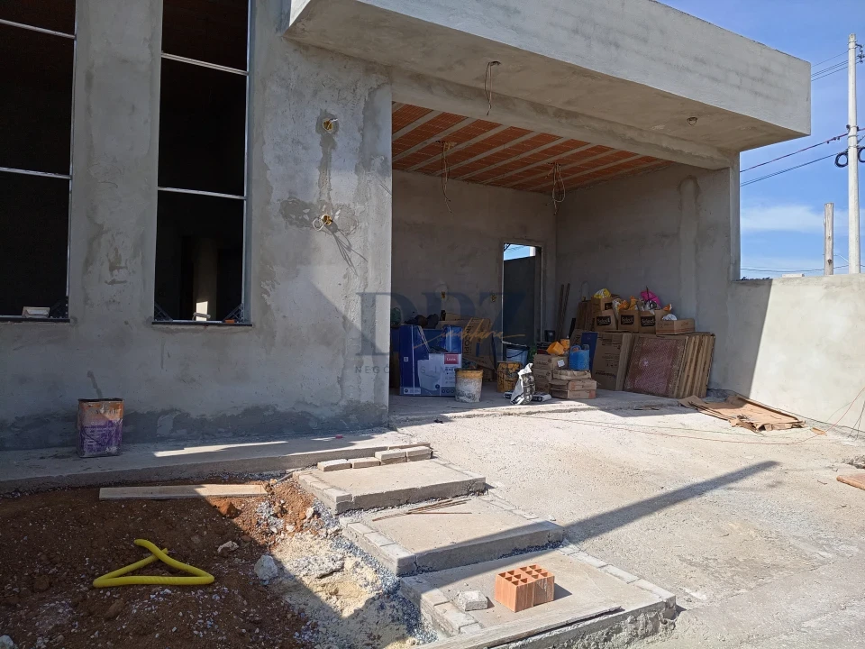 Casa em Condomínio fechado Tivolli | 3 quartos 1 suíte