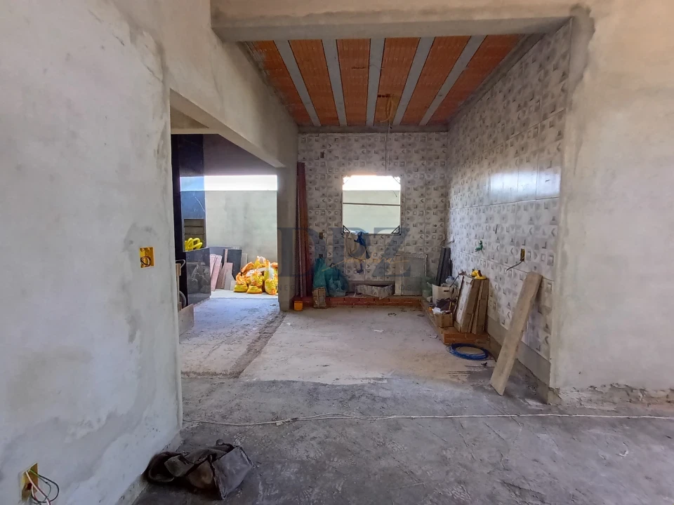 Casa em Condomínio fechado Tivolli | 3 quartos 1 suíte