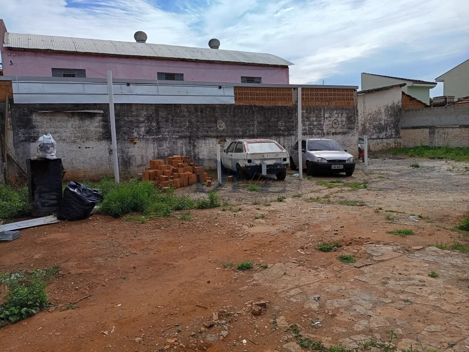 Galpão Comercial + Amplo Terreno + Casa fundos | Centro de Itapetininga