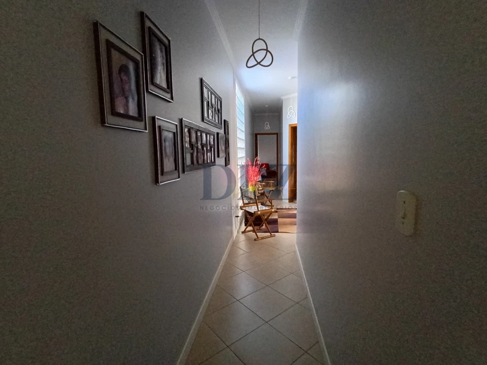 Casa estilo chácara com piscina, gourmet e 4 vagas
