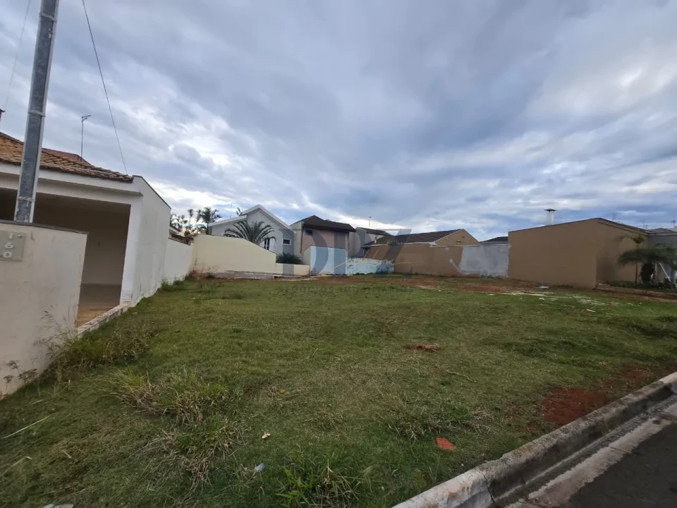 Terreno de 600 m² no Residencial Ouroville