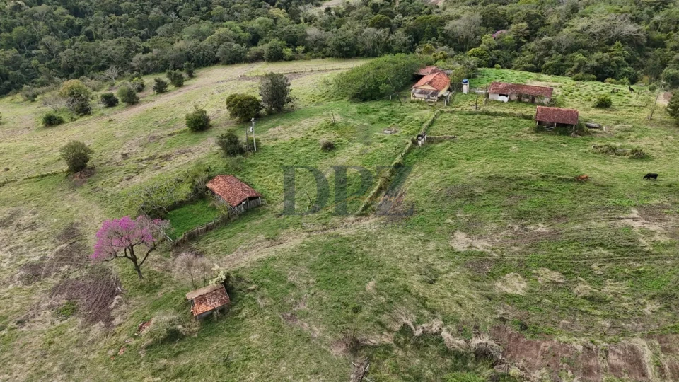 SITIO À VENDA NA REGIÃO DE ITAPETININGA-SP
