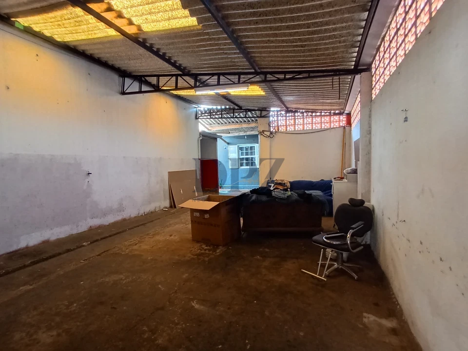 Galpão Comercial + Amplo Terreno + Casa fundos | Centro de Itapetininga