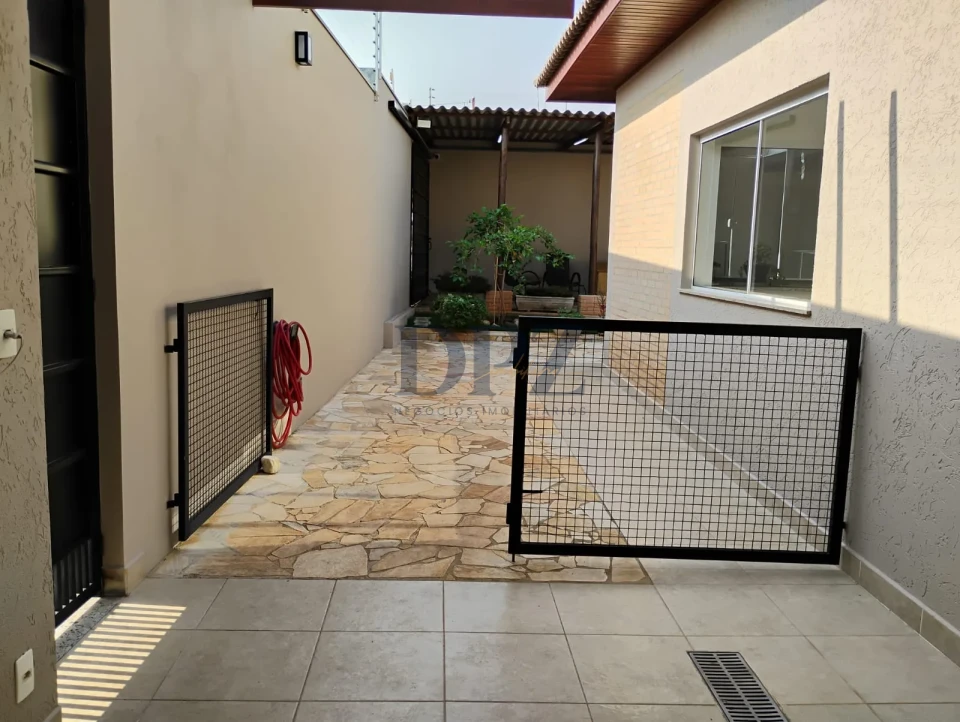 Sobrado de Alto Padrão | 299 m² Construídos | 3 Suítes | Área Gourmet