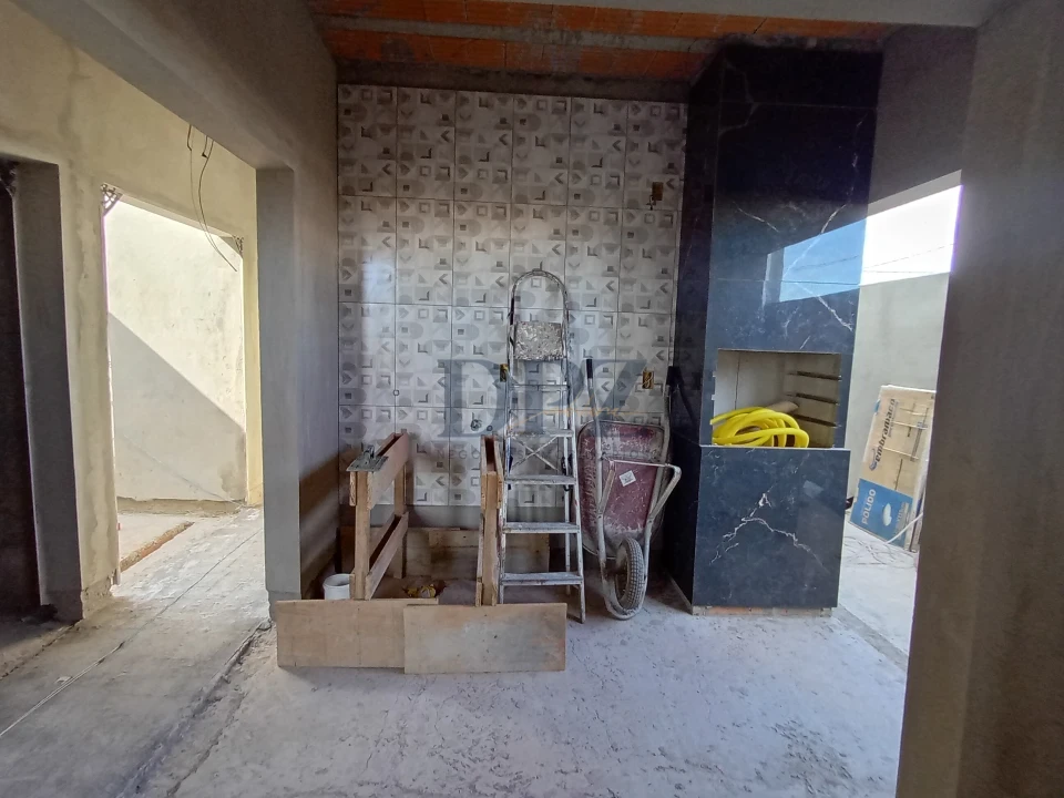Casa em Condomínio fechado Tivolli | 3 quartos 1 suíte