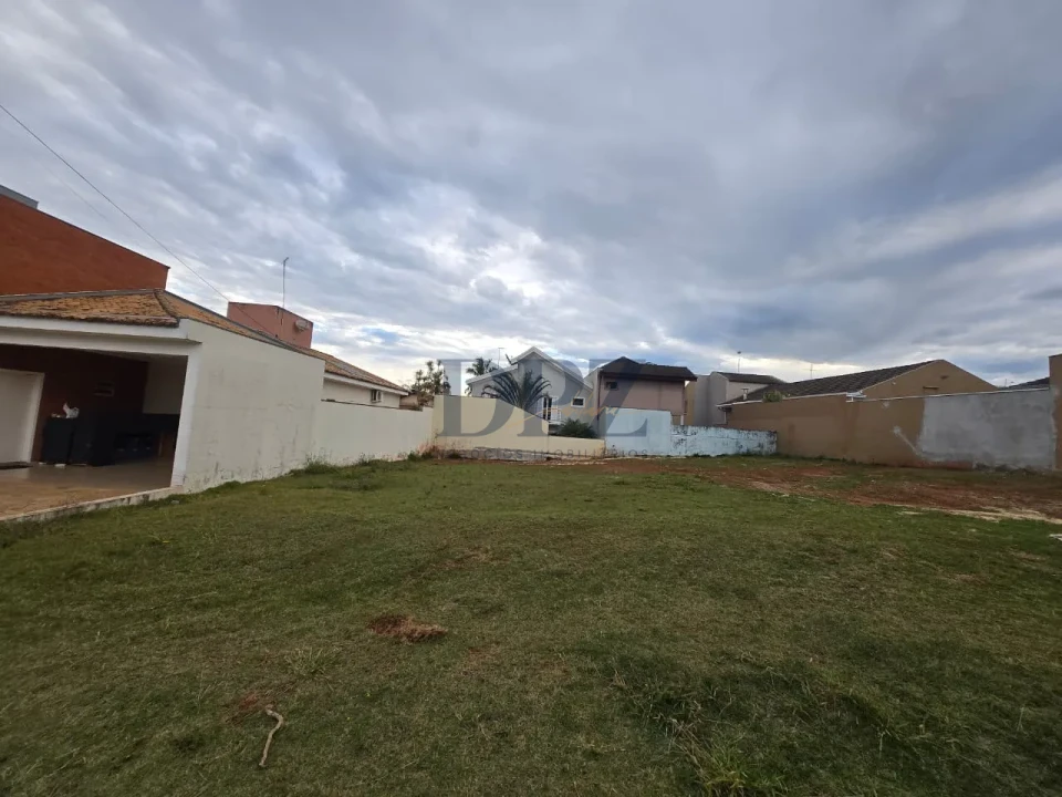 Terreno de 600 m² no Residencial Ouroville
