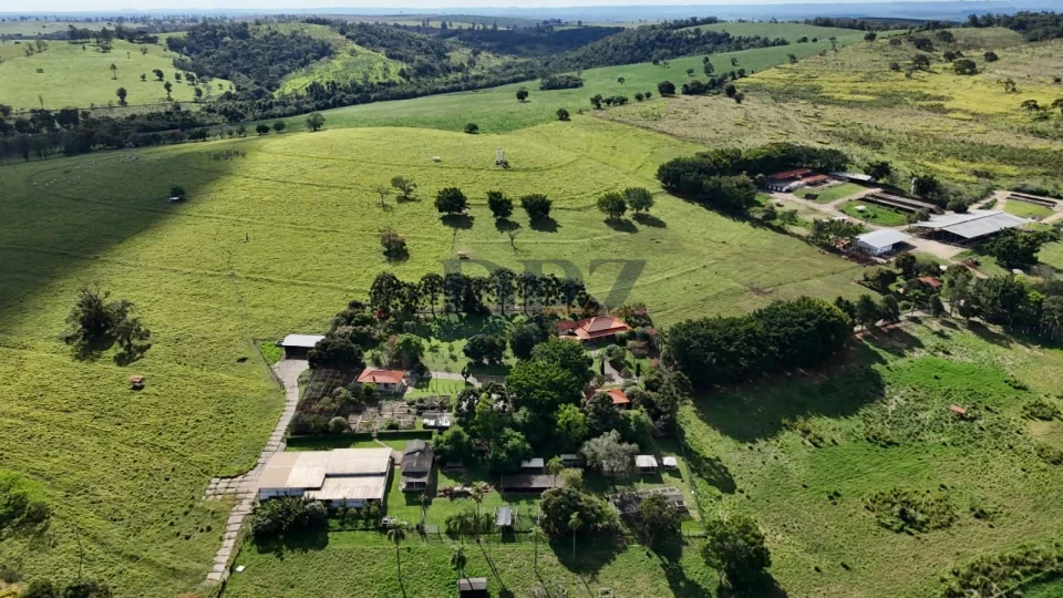 EXCELENTE FAZENDA LEITEIRA E PECUÁRIA A VENDA NA REGIÃO DE ITAPETININGA-SP