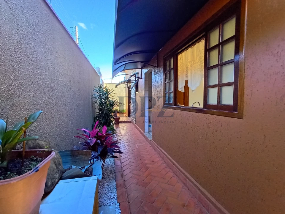 Casa estilo chácara com piscina, gourmet e 4 vagas