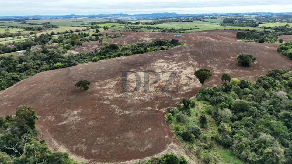 SITIO À VENDA NA REGIÃO DE ITAPETININGA-SP