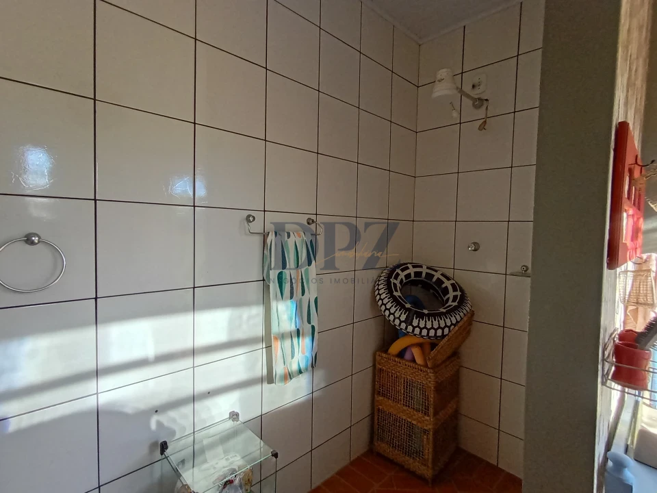 Casa estilo chácara com piscina, gourmet e 4 vagas