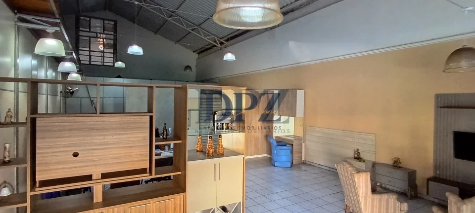 Amplo Salão de 400m² com Mezanino Estruturado