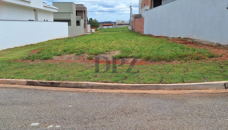 Terreno Em Condomínio À Venda no Golden Ville
