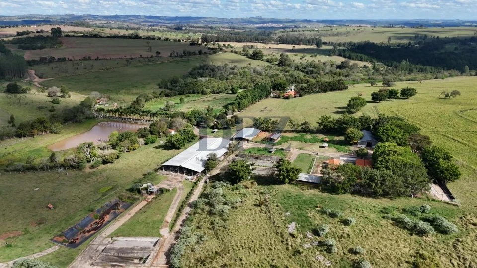 EXCELENTE FAZENDA LEITEIRA E PECUÁRIA A VENDA NA REGIÃO DE ITAPETININGA-SP