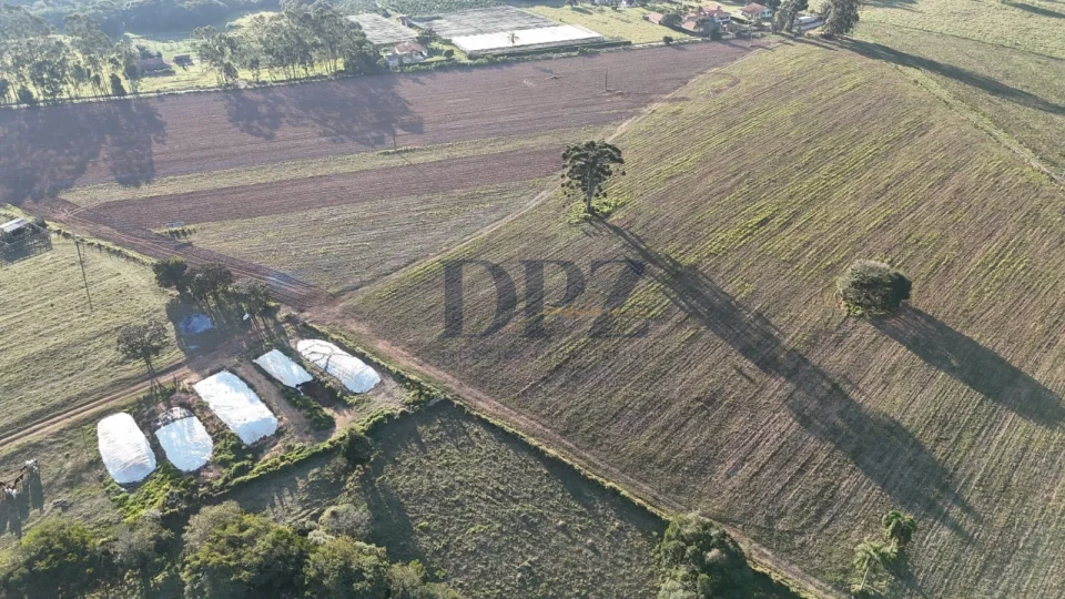 EXCELENTE SÍTIO A VENDA NA REGIÃO DE SOROCABA/SP