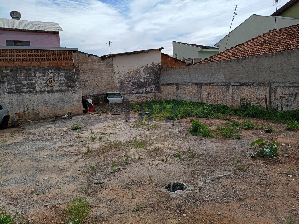 Galpão Comercial + Amplo Terreno + Casa fundos | Centro de Itapetininga