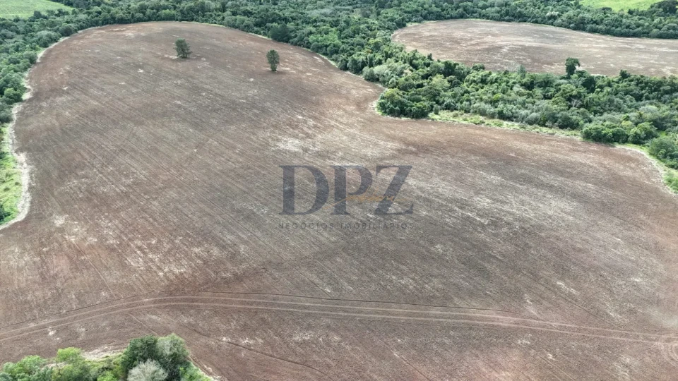SITIO À VENDA NA REGIÃO DE ITAPETININGA-SP