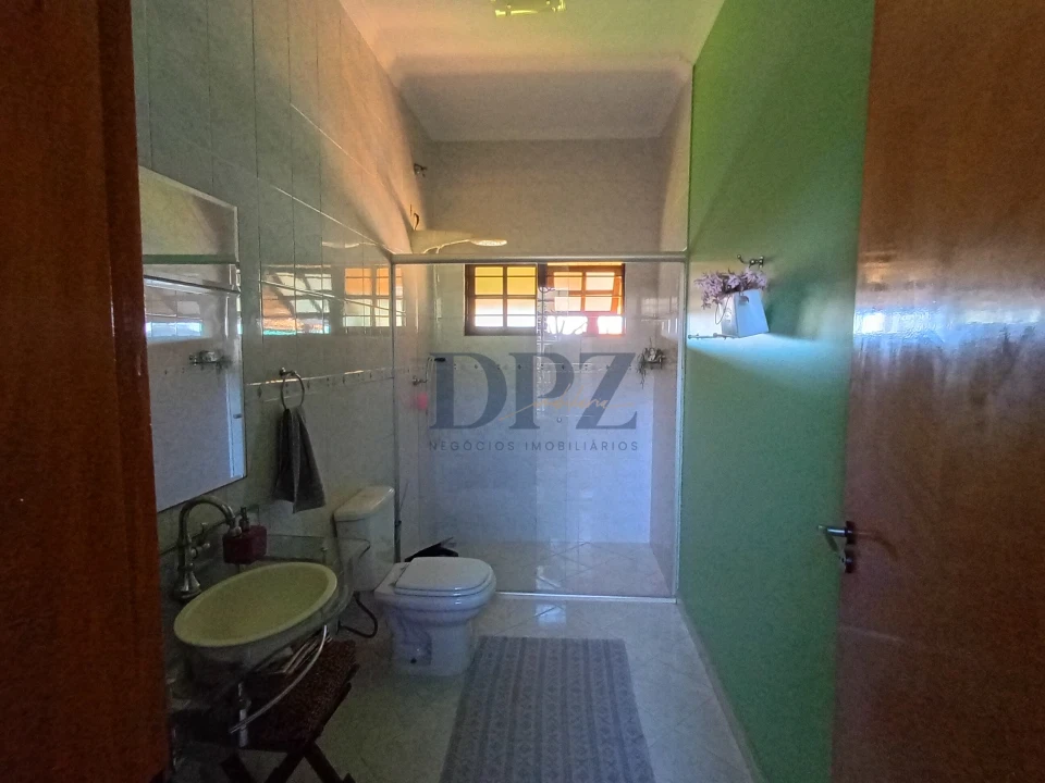 Casa estilo chácara com piscina, gourmet e 4 vagas