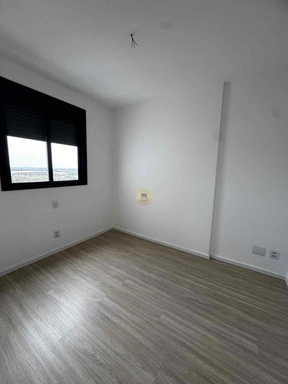 Apartamento Á Venda Sense  Londrina