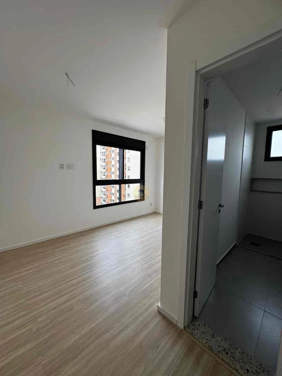 Apartamento Á Venda Sense  Londrina