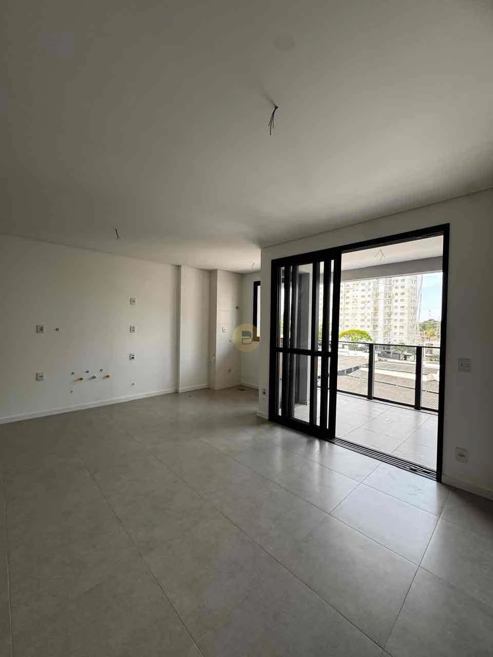 Apartamento Á Venda Sense  Londrina