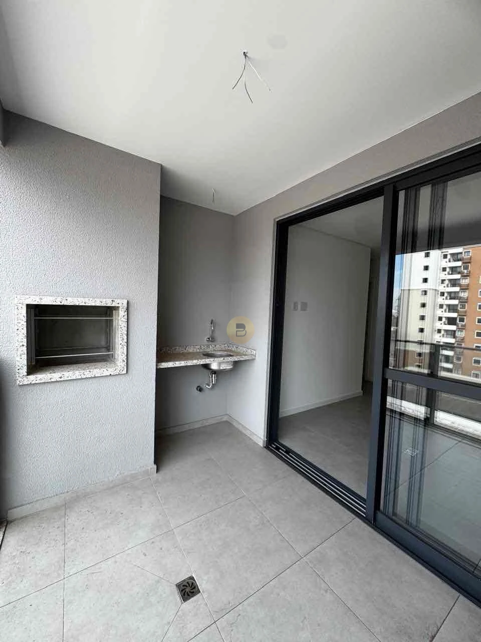 Apartamento Á Venda Sense  Londrina