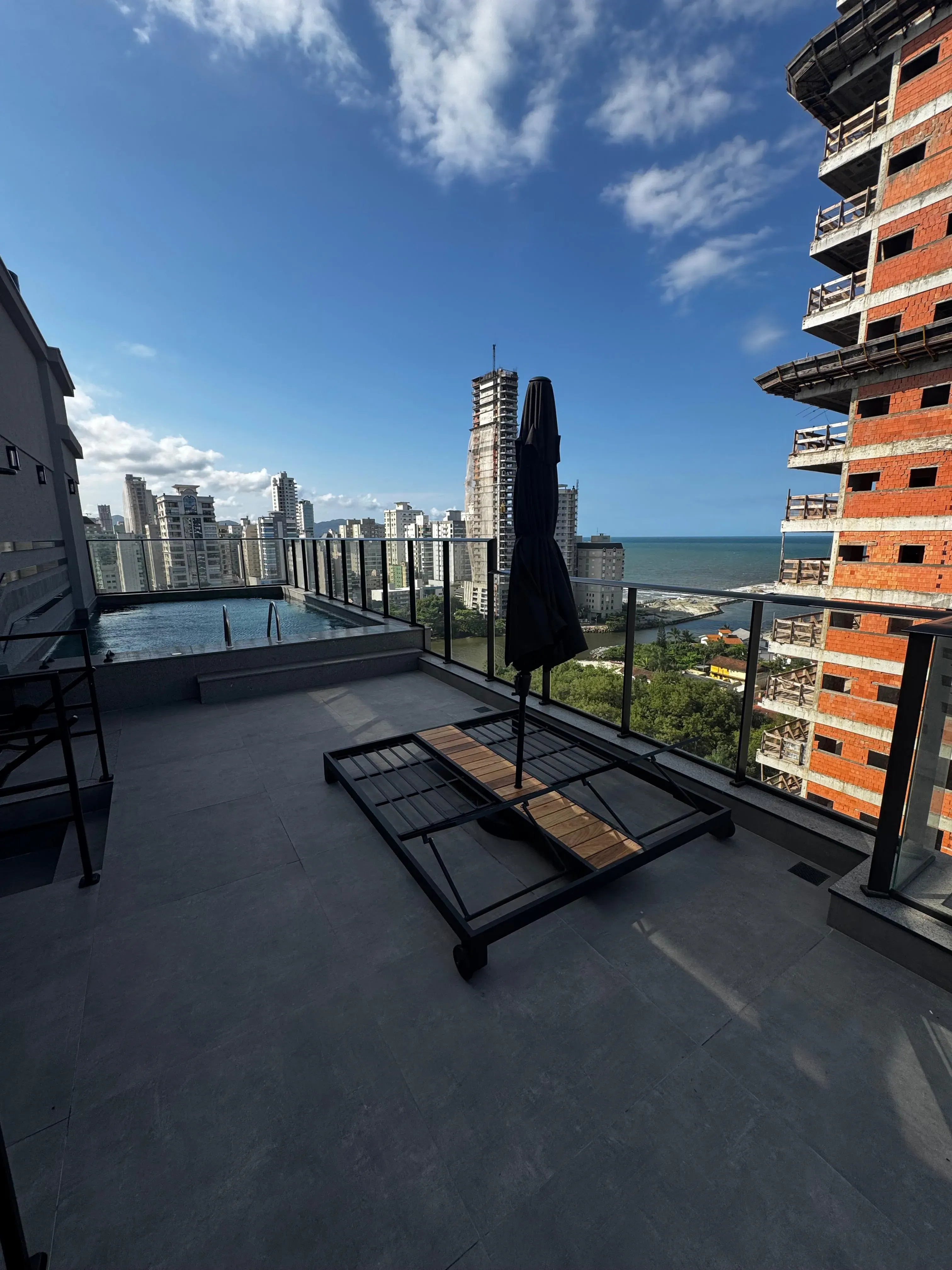 Imagens do imóveis Apartamento com 2 suítes, 2 vagas de garagem, no Perequê m Porto Belo