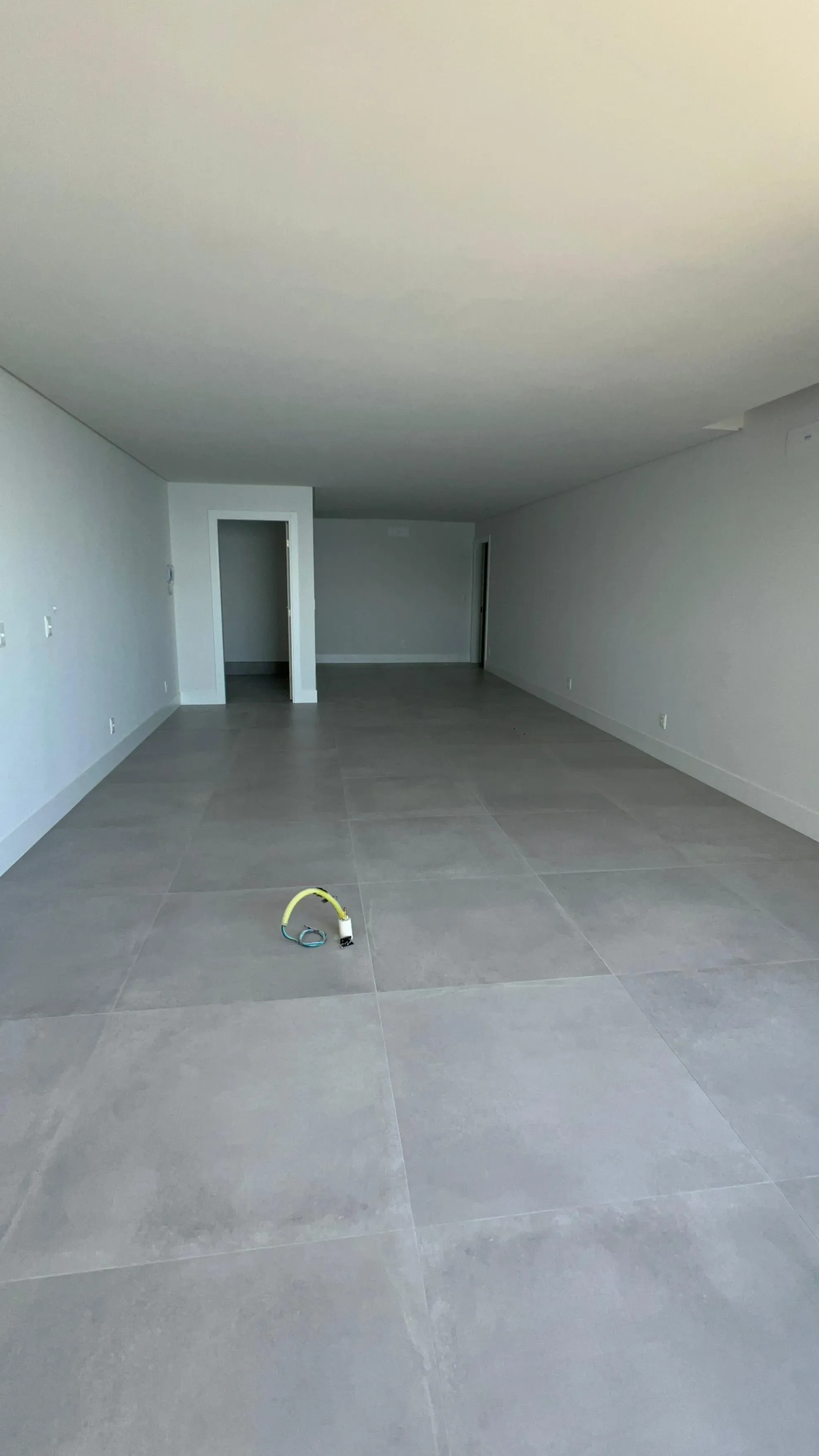 Imagens do imóveis Apartamento frente mar com 3 suítes e 2 vagas de garagem na Praia do Perequê em Porto Belo