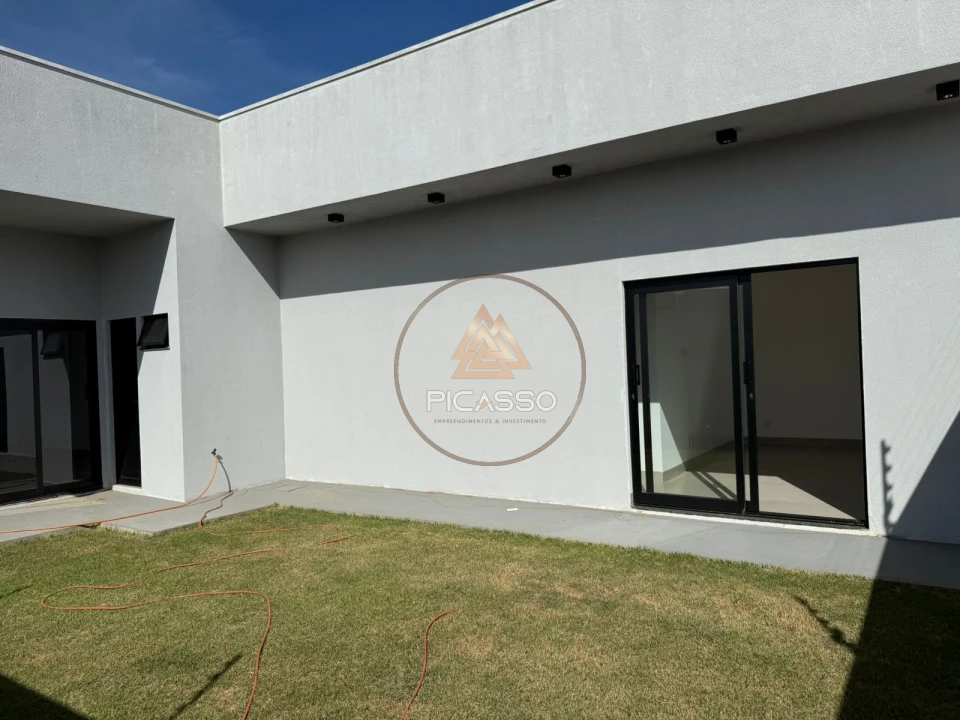 Imagens do imóveis Grande Casa No Santa Felicidade Com Otima Localização E Bairro