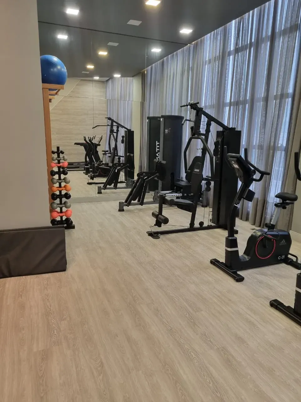 Imagens do imóveis Apartamento com 3 suítes e 3 vagas de garagem na Meia Praia em Itapema