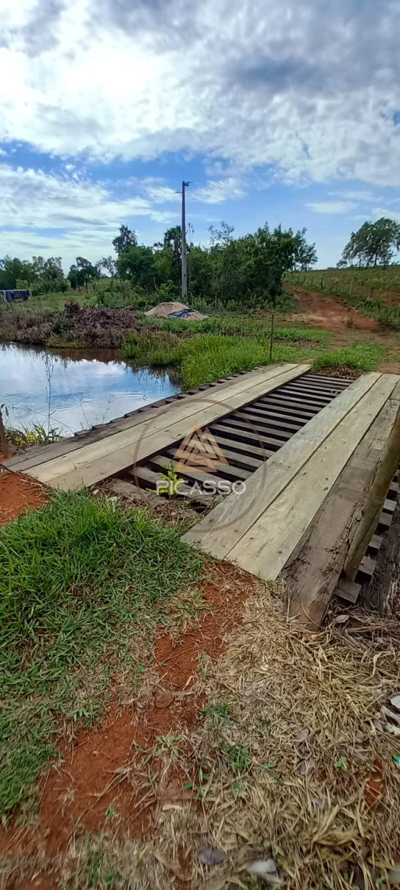 Imagens do imóveis Fazenda/Sítios/Chácaras À Venda 000 Poxoreu