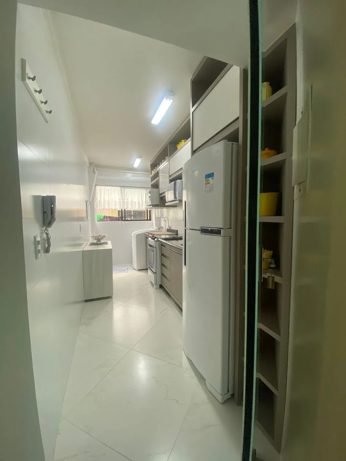 Imagens do imóveis Apartamento quadra mar com 2 dormitórios sendo 1 suíte na Meia Praia em Itapema